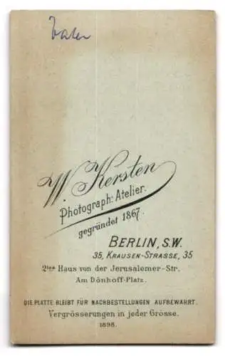 Fotografie W. Kersten, Berlin, Krausen-Strasse 35, Portrait eines jungen Mannes