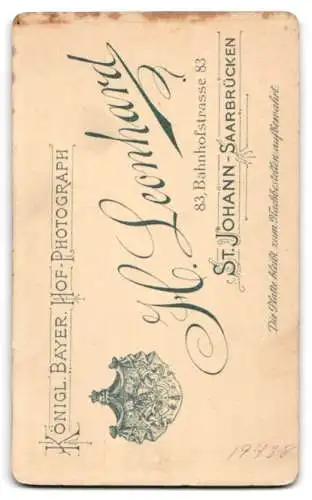 Fotografie H. Leonhard, St. Johann, Saarbrücken, Bahnhofstrasse 83, Porträt einer jungen Frau
