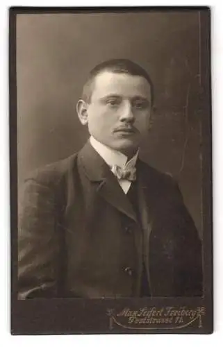 Fotografie Max Seifert, Freiberg, Poststrasse 11, Portrait eines jungen Mannes