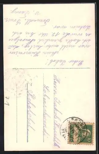 AK Bergmannskind schaut zu seiner Mutter auf