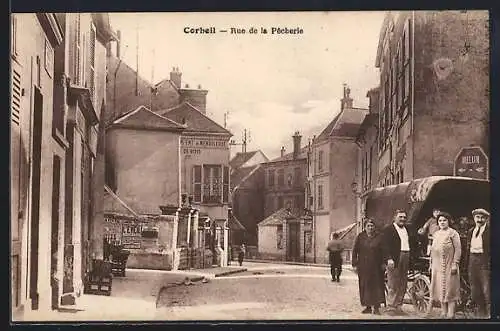 AK Corbeil, Rue de la Pêcherie avec passants et bâtiments historiques