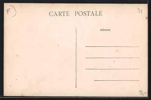 AK Corbeil, Rue de la Pêcherie avec passants et bâtiments historiques