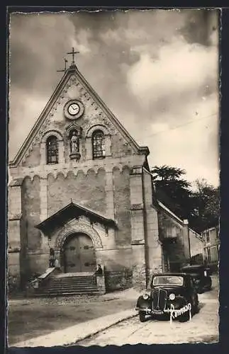 AK Yerres, L`église avec voiture ancienne devant