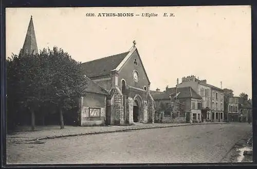 AK Athis-Mons, L`Église et rue adjacente avec maisons et arbres