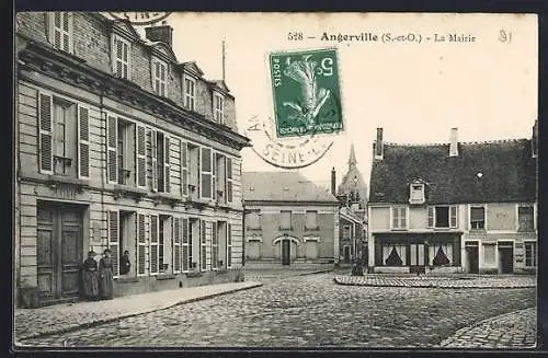 AK Angerville, La Mairie et la place pavée adjacente