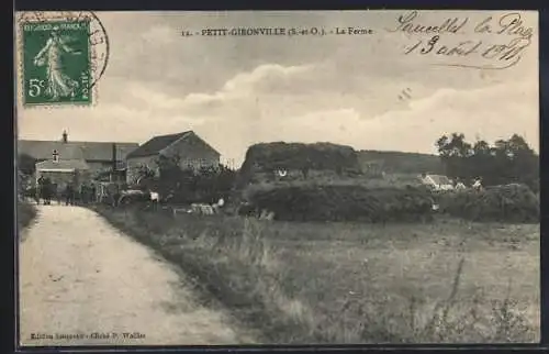 AK Petit-Gironville, La Ferme et chemin rural avec bâtiments agricoles