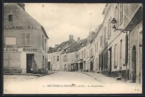 AK Bruyères-le-Châtel, La Grande-Rue