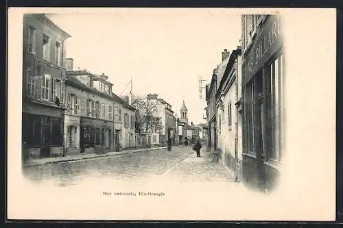 AK Ris-Orangis, Rue nationale avec maisons et piéton