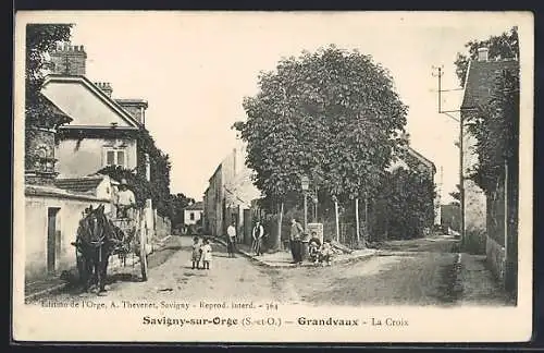 AK Savigny-sur-Orge, Grandvaux, La Croix, scène de rue avec calèche et passants