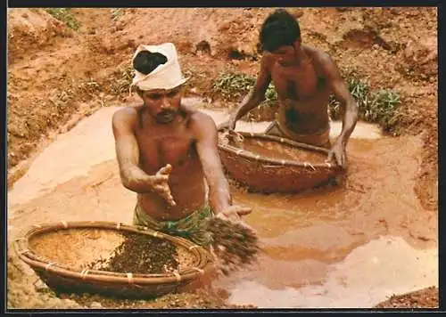 AK Ratnapura, Washing Gem Gravel