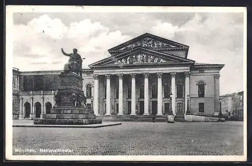 AK München, Nationaltheater mit Denkmal