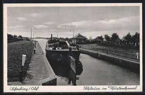 AK Oldenburg / O., Schiff in der Schleuse im Küstenkanal