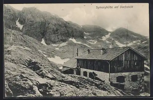 AK Simonyhütte am Dachstein mit Schneefeldern