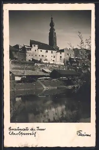 AK Braunau am Inn, Flusspartie mit Blick zur Kirche