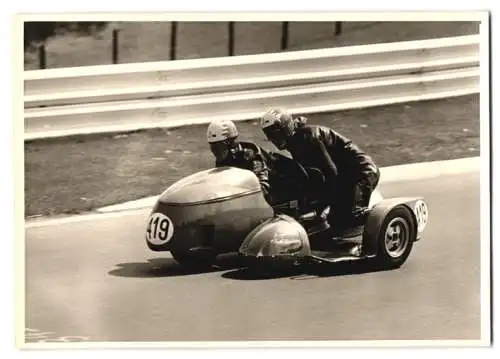 Fotografie Motorrad-Rennen Nürburgring, Rennmotorrad mit Seitenwagen Startnummer 419