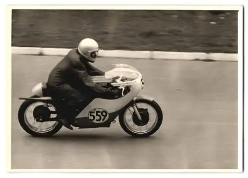 Fotografie Motorrad-Rennen Nürburgring, Rennmotorrad König Startnummer 559