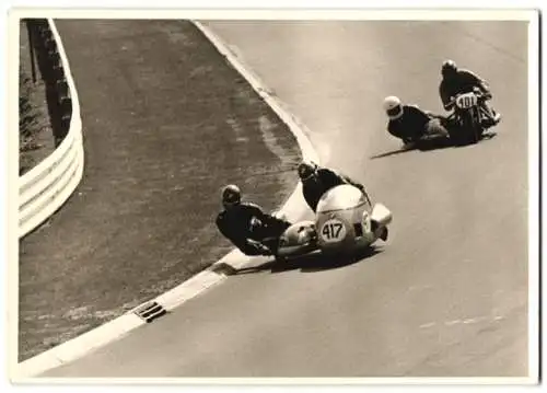 Fotografie Motorrad-Rennen Nürburgring, Rennmotorrad BMW mit Seitenwagen Startnummer 417