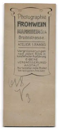 Fotografie Frohwein, Mannheim, junges Mädchen in Tracht zum Fasching
