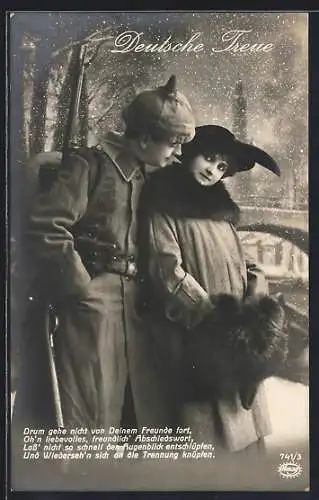 Foto-AK Amag Nr. 741 /3: Deutscher Soldat in Uniform mit seiner Liebsten in Winterkleidung im Arm