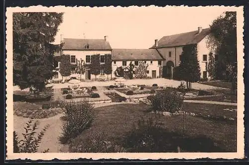 AK Saint-Hubert, Hotel du Val-de-Poix, Partie im Garten