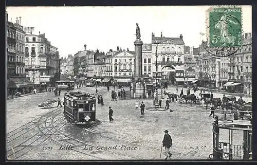 AK Lille, la grand'place, Strassenbahnen