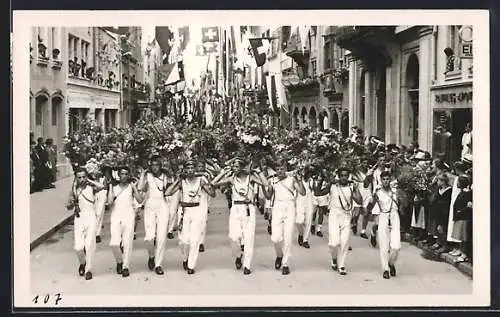 AK Winterthur, Eidgenössisches Turnfest 1936, Hornträger in der Marktgasse