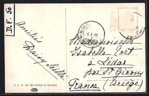 AK Paar auf Skiern an einem Abhang