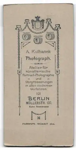 Fotografie A. Kulhanek, Berlin, Müllerstr. 137, Junge mit Anzug und Schirmmütze