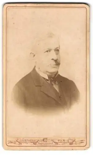 Fotografie Courtheoux, Paris, Place de Lafayette 112, Portrait eines älteren Herrn