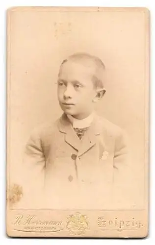 Fotografie Rudolf Hermann, Leipzig, Wintergartenstrasse 9, Portrait eines Jungen