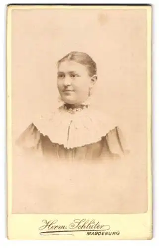 Fotografie Hermann Schlüter, Magdeburg, Breite Weg, Portrait einer jungen Frau