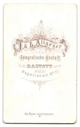 Fotografie J. &amp L. Allgeyer, Rastatt, Kapellenstr. 11, Elegant gekleideter Herr mit Bart