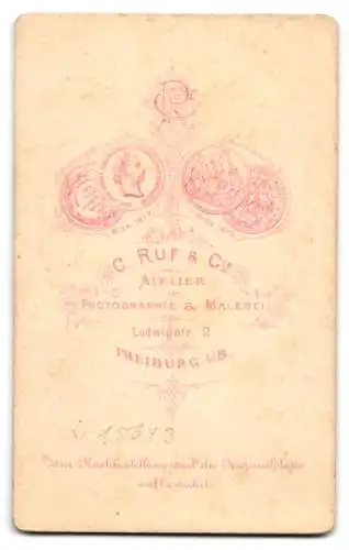 Fotografie C. Ruf & Cie, Freiburg i.B., Ludwigstr. 2, Portrait eines Mannes in Anzug