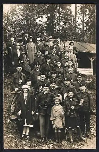 Foto-AK Grünhain, Besucher des Schaubergwerks Herkules Frisch Glück, Gruppenbild