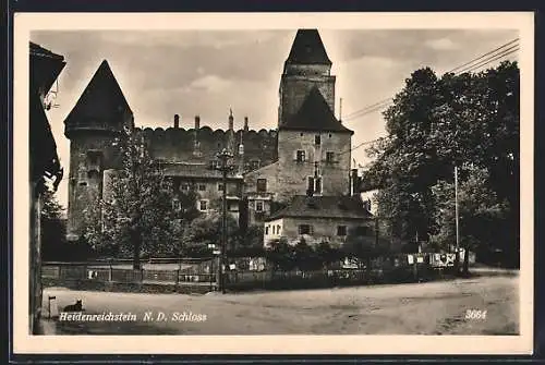 AK Heidenreichstein, Schloss, Frontansicht der Burg Heidenreichstein