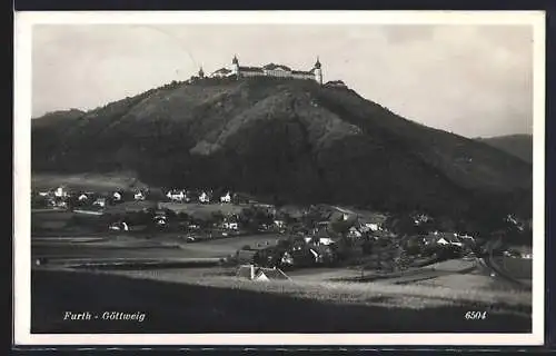 AK Furth bei Göttweig, Ortsansicht mit Schloss auf dem Berg