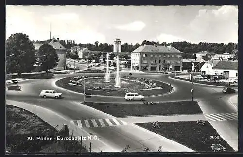AK St. Pölten /N. Ö., Europaplatz mit Geschäften und Strassenpartie