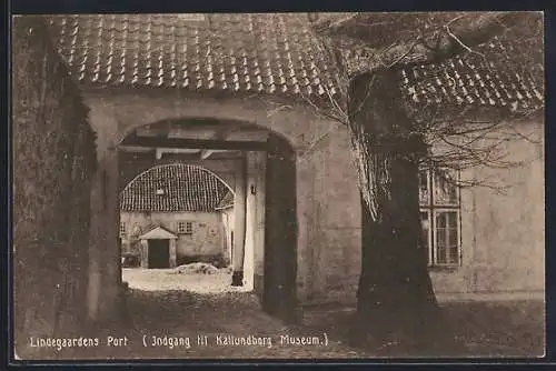 AK Kallundborg, Lindegaardens Port, INdgang til Kallundborg Museum