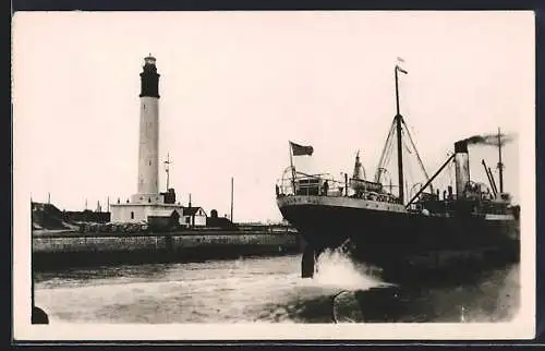 AK Dunkerque, Navire quittant le port, Leuchtturm, Dampfer