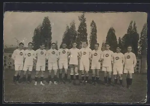 AK Fussballmannschaft des SVE auf dem Feld