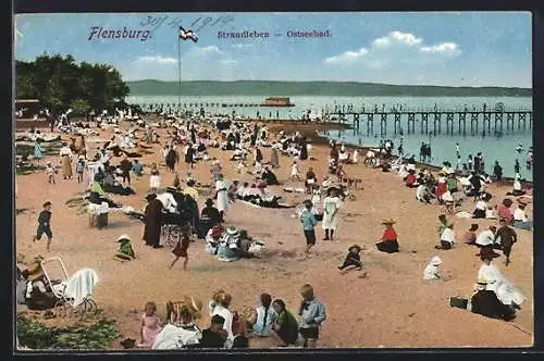 AK Flensburg, Strandleben im Ostseebad, die Landungsbrücke