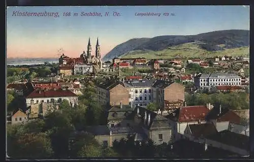 AK Klosterneuburg, Teilansicht mit Kirche und Leopoldsberg