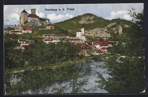 AK Hardegg a. d. Thaya, Ortsansicht mit Burg von der Thaja aus