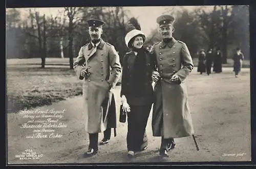 AK Prinz Oskar von Preussen, Prinz Ernst August, Herzog zu Braunschweig und Prinzessin Victoria Luise von Preussen