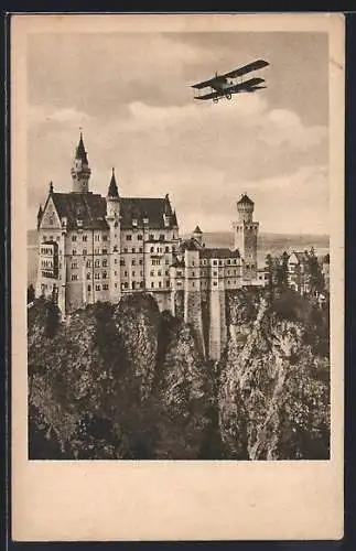 AK Schwangau, Flugzeug über Schloss Neuschwanstein