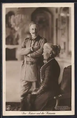 AK Kaiser Wilhelm II. in Uniform mit verschränkten Armen und der Kaiserin mit Schmuck