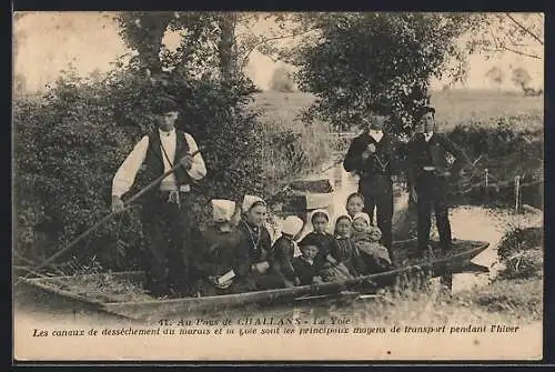 AK Challans, La Yole, Frau mit Kindern auf Boot, Pays de la Loire