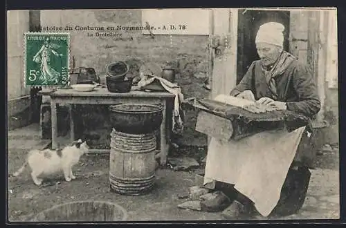 AK Histoire du Costume en Normandie, la Dentellière