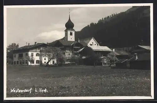 AK Westendorf i. Tirol, Ortsansicht von der Wiese aus