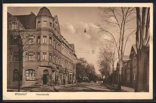 AK Wiesdorf, Nobelstrasse mit Abzweig u. Eck-Geschäftshaus